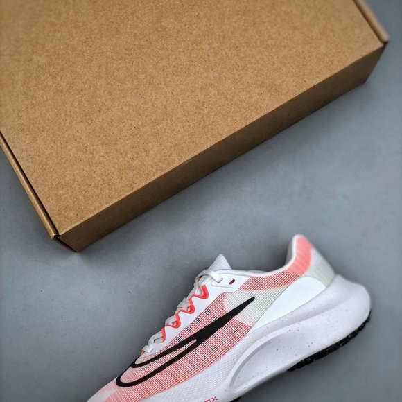 nike zoom fly 5 - Picture 3 of 9